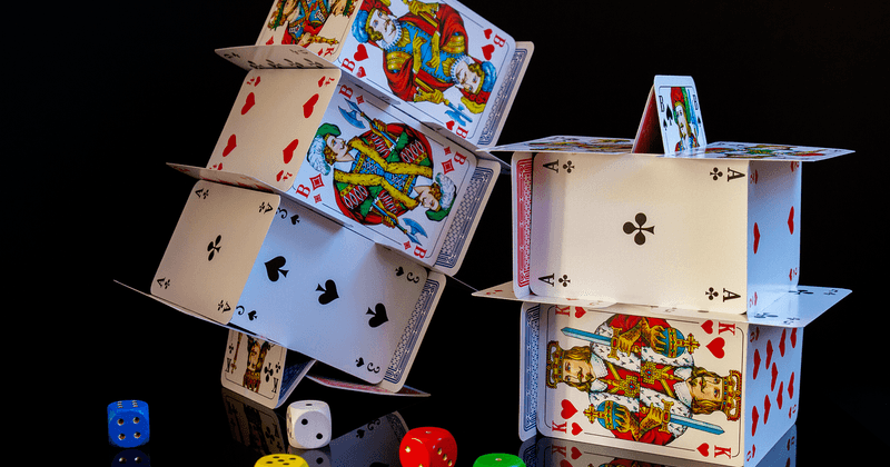 Stratégies de mise pour jeux de cartes sans risque : le guide malin
